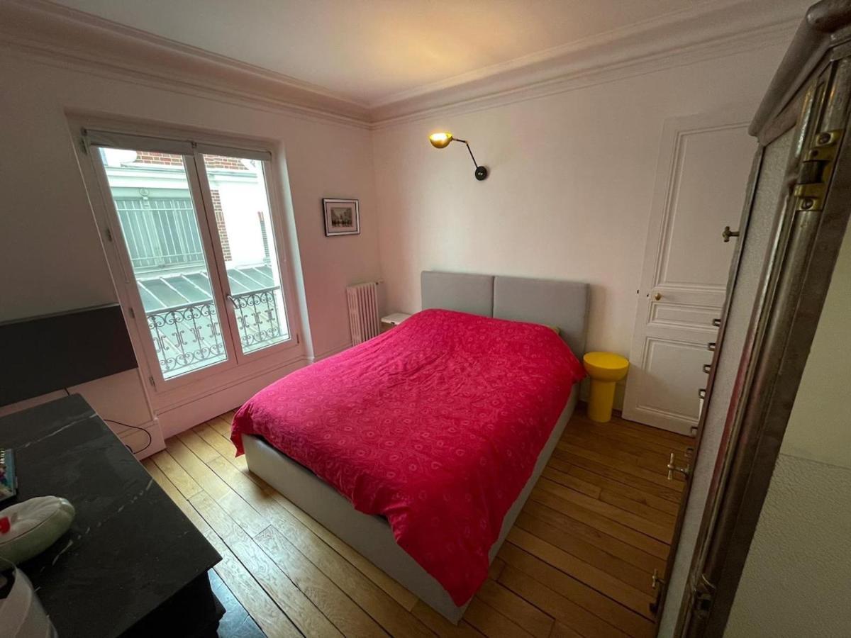 Charming And Bright Flat In A Very Convenient Area Appartement Parijs