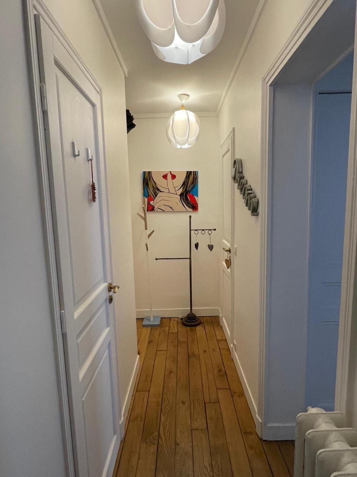 Charming And Bright Flat In A Very Convenient Area Parijs